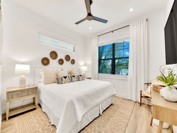 Siesta Key Luxury Rentals | Beach Home with Pool, Spa & Rooftop