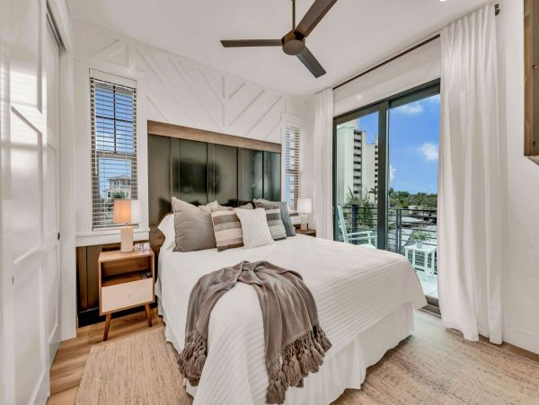Siesta Key Luxury Rentals | Beach Home with Pool, Spa & Rooftop