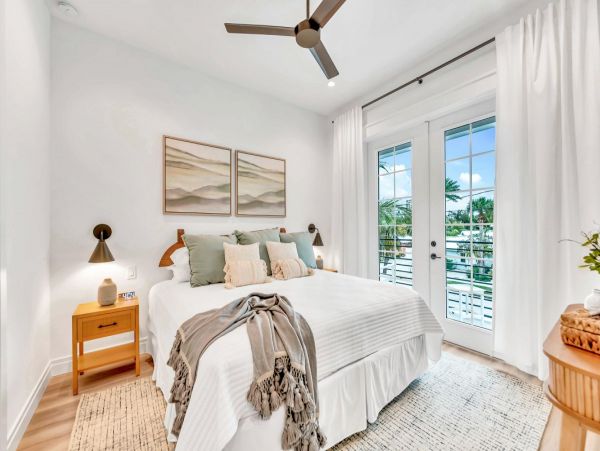 Siesta Key Luxury Rentals | Beach Home with Pool, Spa & Rooftop