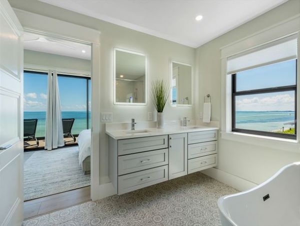 Luxury Bayfront Home at the North End of Anna Maria