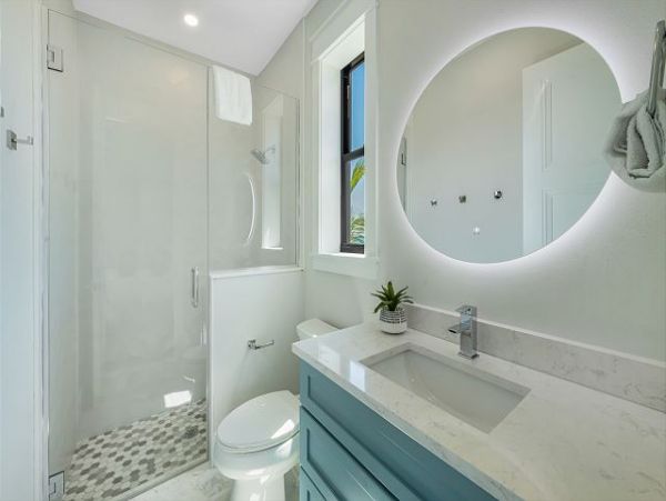 Luxury Bayfront Home at the North End of Anna Maria
