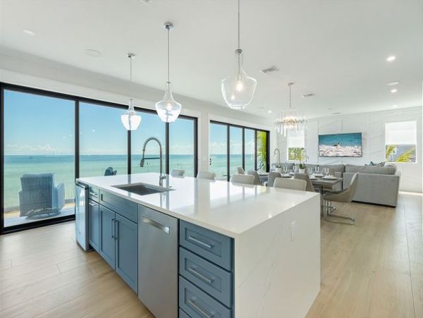 Luxury Bayfront Home at the North End of Anna Maria