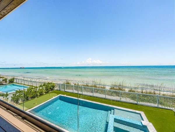 Luxury Bayfront Home at the North End of Anna Maria