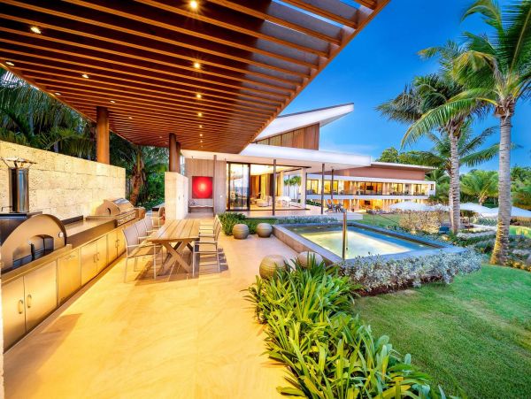 Dominican Republic Luxury Ten Bedroom Villa Beachfront