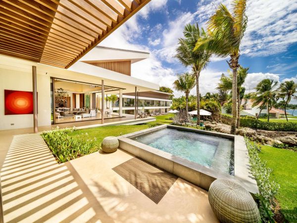 Dominican Republic Luxury Ten Bedroom Villa Beachfront
