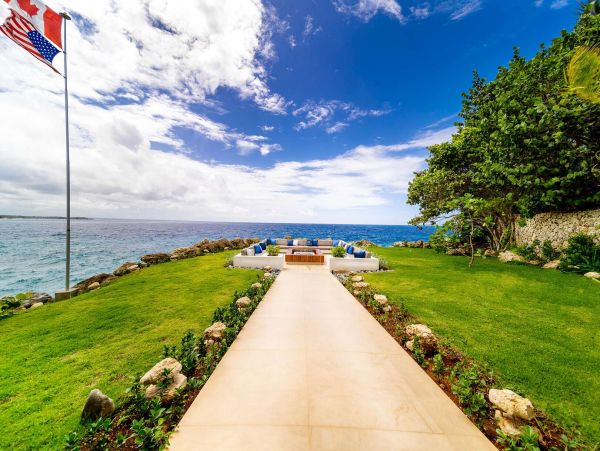 Dominican Republic Luxury Ten Bedroom Villa Beachfront