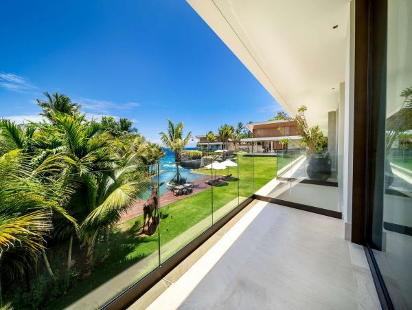 Dominican Republic Luxury Ten Bedroom Villa Beachfront