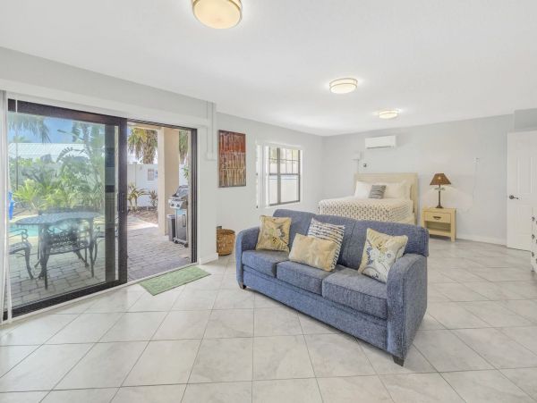 Walk to Beach Siesta Key Vacation Duplex Four Bedroom with Pool