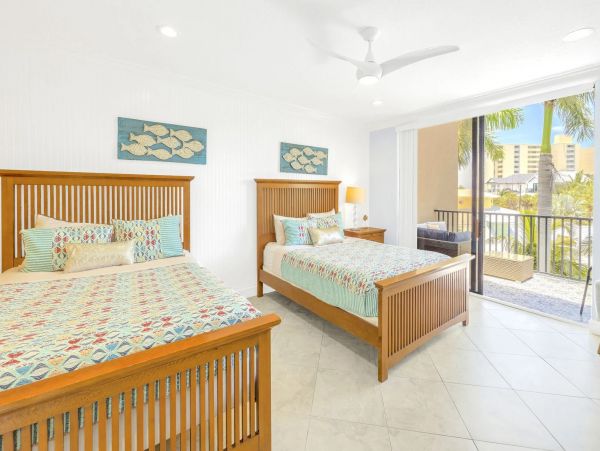 Walk to Beach Siesta Key Vacation Duplex Four Bedroom with Pool