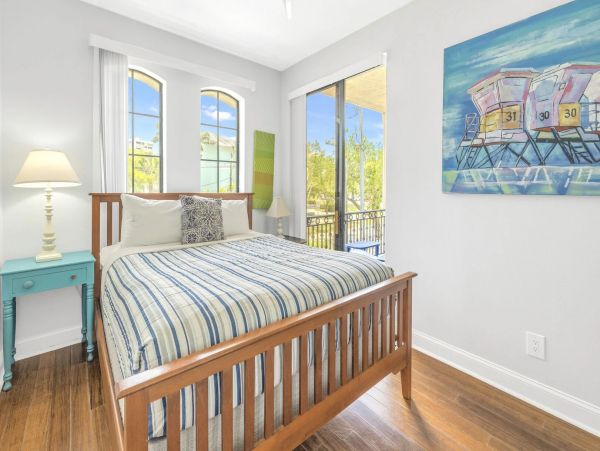 Walk to Beach Siesta Key Vacation Duplex Four Bedroom with Pool