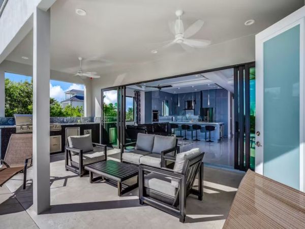 Luxury Vacation Home in Bonita Springs with Pool & SPA