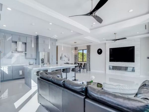 Luxury Vacation Home in Bonita Springs with Pool & SPA