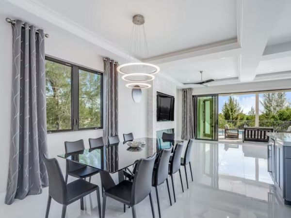 Luxury Vacation Home in Bonita Springs with Pool & SPA