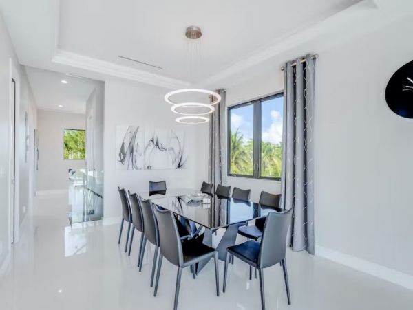 Luxury Vacation Home in Bonita Springs with Pool & SPA