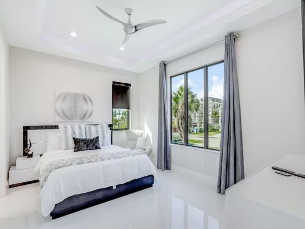 Luxury Vacation Home in Bonita Springs with Pool & SPA