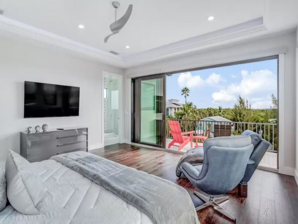 Luxury Vacation Home in Bonita Springs with Pool & SPA
