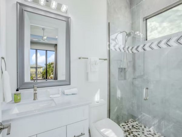 Luxury Vacation Home in Bonita Springs with Pool & SPA
