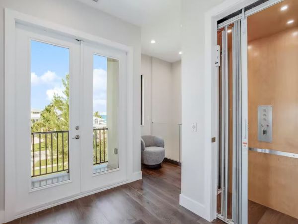 Luxury Vacation Home in Bonita Springs with Pool & SPA