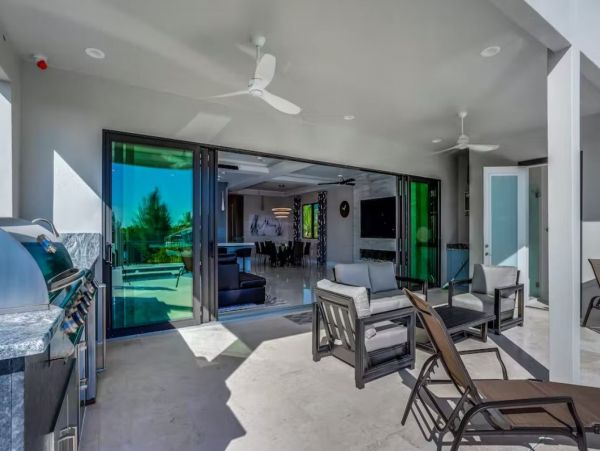 Luxury Vacation Home in Bonita Springs with Pool & SPA