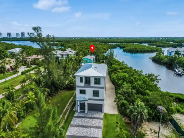 Luxury Vacation Home in Bonita Springs with Pool & SPA