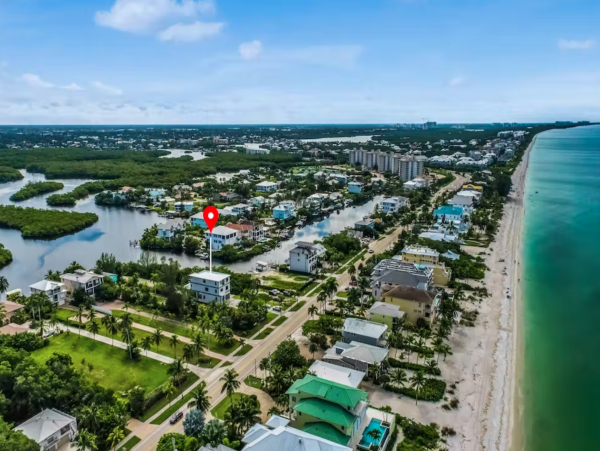 Luxury Vacation Home in Bonita Springs with Pool & SPA