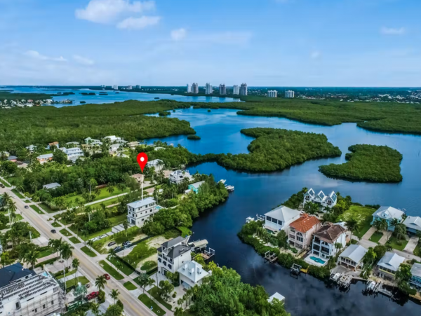 Luxury Vacation Home in Bonita Springs with Pool & SPA