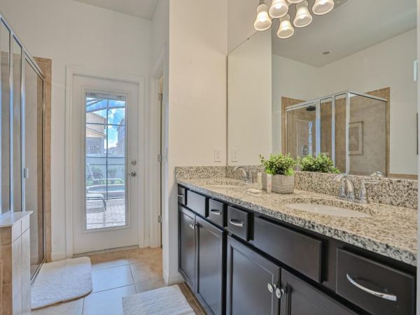 Beautiful 8 Bedroom Home with Private Pool