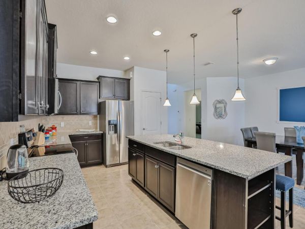 Beautiful 8 Bedroom Home with Private Pool