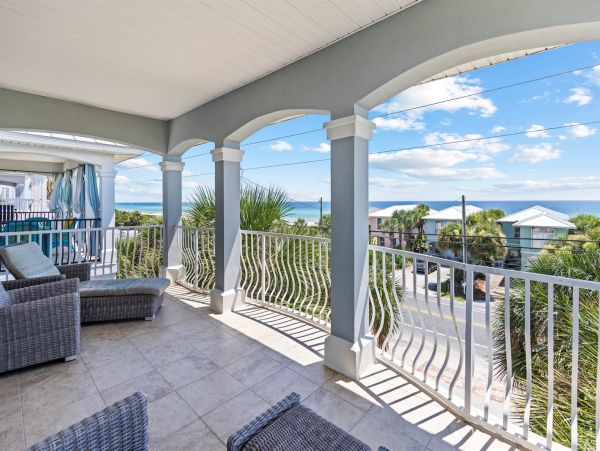 Luxurious Gulf Views Property in Panama City with Game Room & Pool Access