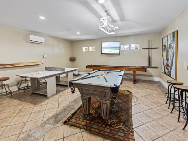 Luxurious Gulf Views Property in Panama City with Game Room & Pool Access
