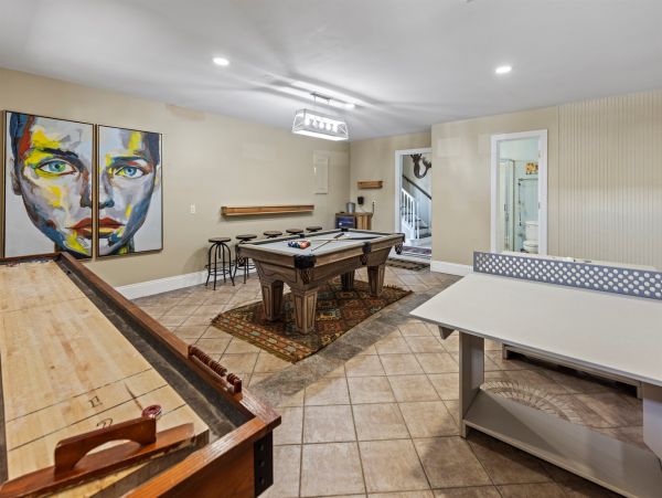 Luxurious Gulf Views Property in Panama City with Game Room & Pool Access