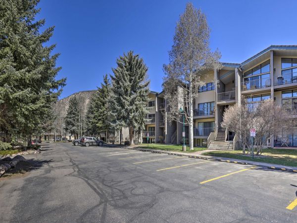 Walk to Avon Restaurants & Free Shuttle to Beaver Creek