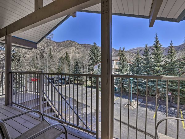 Walk to Avon Restaurants & Free Shuttle to Beaver Creek