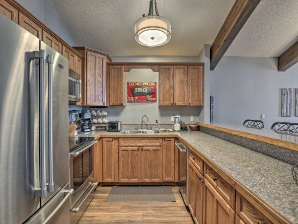 Walk to Avon Restaurants & Free Shuttle to Beaver Creek