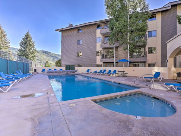Walk to Avon Restaurants & Free Shuttle to Beaver Creek