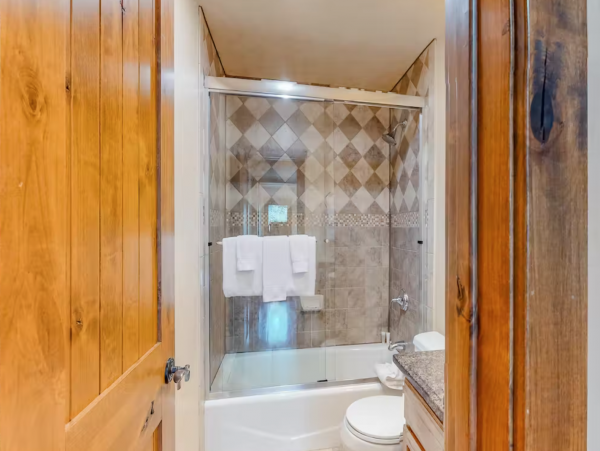 Eagle Vail Townhome 5 miles to Beaver Creek sleeps 10