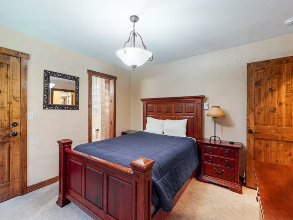 Eagle Vail Townhome 5 miles to Beaver Creek sleeps 10