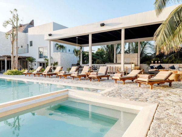 Luxury Main Villa & Beach Cottage Estate Home Flamingo Cancun