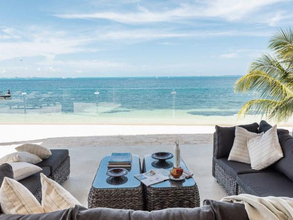 Luxury Main Villa & Beach Cottage Estate Home Flamingo Cancun
