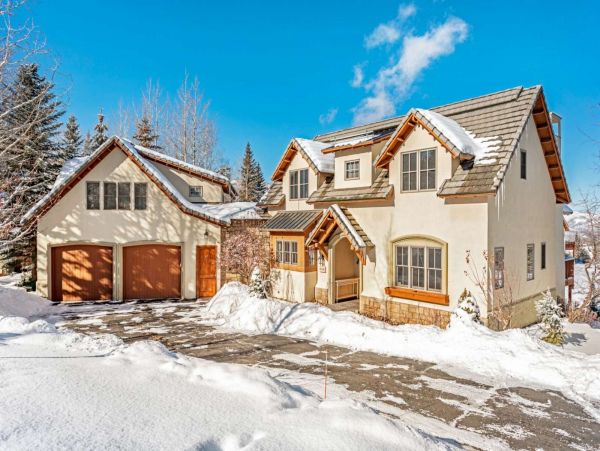 Edwards Vacation Home Four Bedroom Mountain Views
