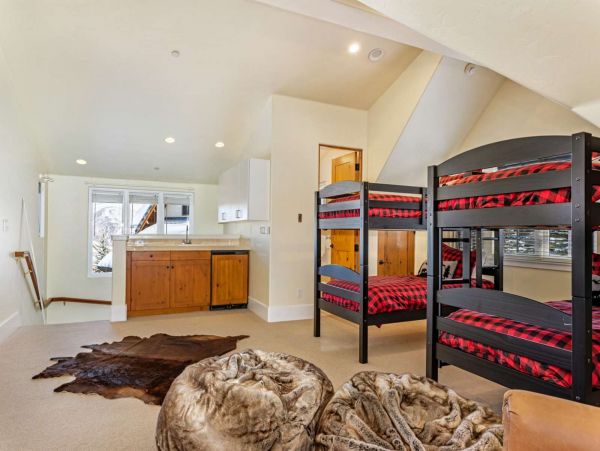 Edwards Vacation Home Four Bedroom Mountain Views