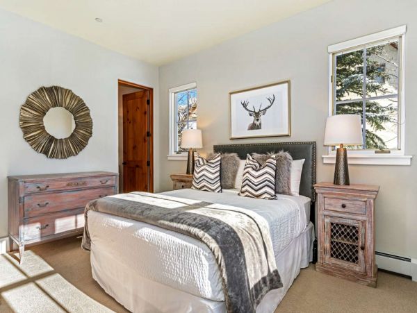 Edwards Vacation Home Four Bedroom Mountain Views