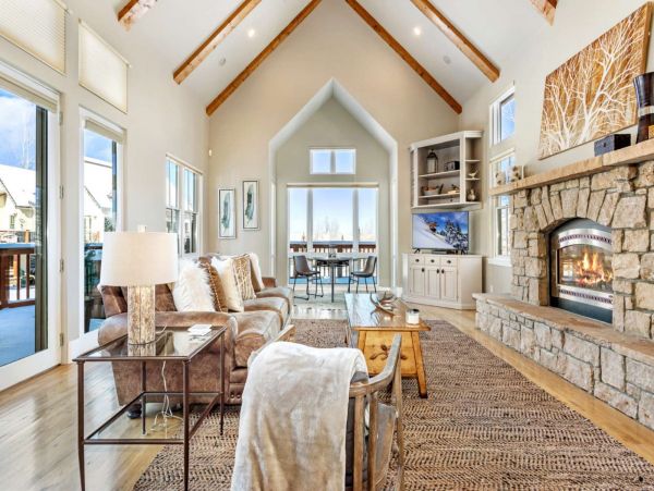 Edwards Vacation Home Four Bedroom Mountain Views