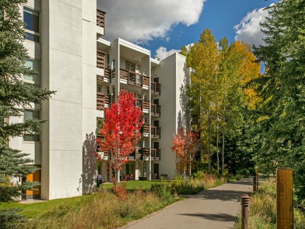 Vail Vacation Condo Two Bedroom Mountain Views