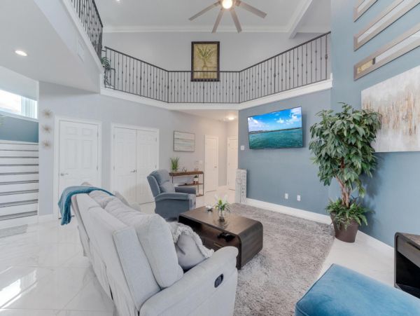 Cape Coral Vacation Home Six Bedroom