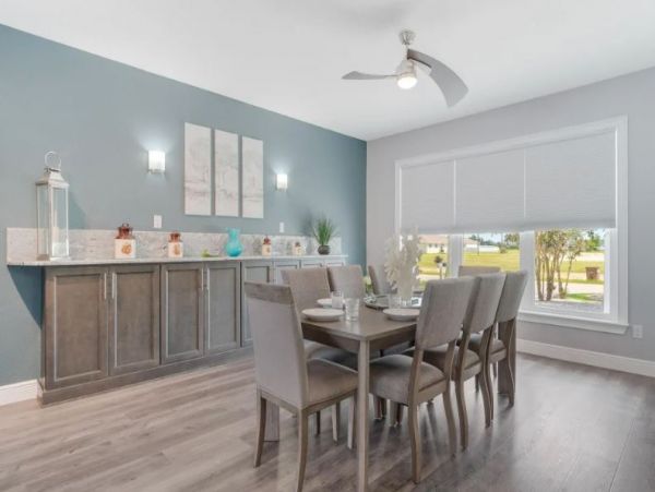 Cape Coral Vacation Home Six Bedroom
