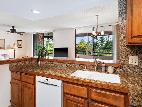 Beautiful Kailua-Kona Vacation Condo Two Bedroom
