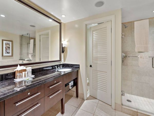 Luxurious Penthouse Offers 2 Fine Residences Combined Ocean View