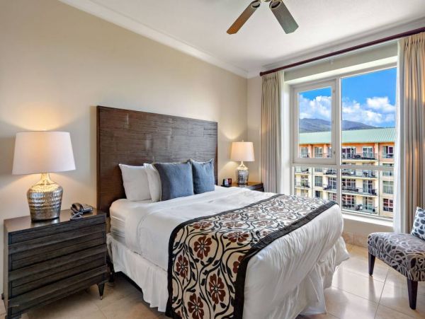 Luxurious Penthouse Offers 2 Fine Residences Combined Ocean View