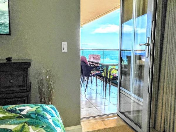 Luxurious Penthouse Offers 2 Fine Residences Combined Ocean View